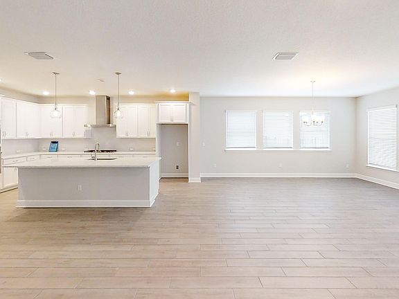 5th image of 139 Woodsong Ln