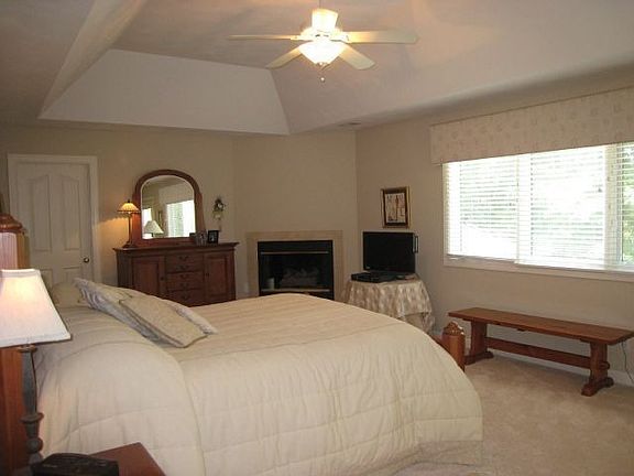 4th image of 3141 Kline Dr