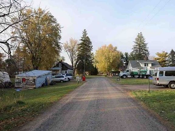 Exterior Neighborhood (street photo)