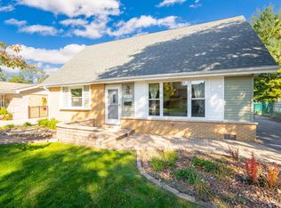 13155 Village Ln, Crestwood, IL 60445
