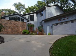 1711 S Demeter Dr, Freeport, IL 61032