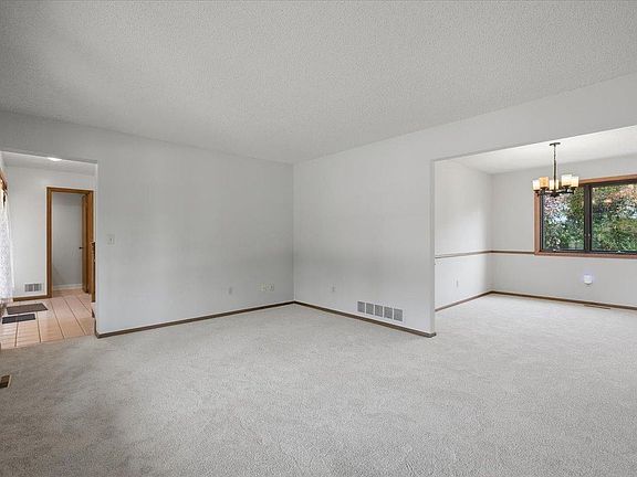 5th image of 454 Oday St S