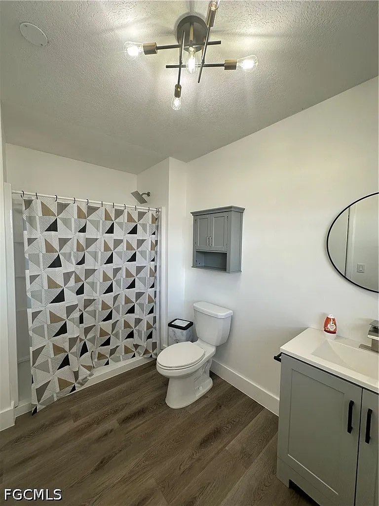 2 bed, 1.0 bath, 1300 sqft, $1,700 — Photo 4
