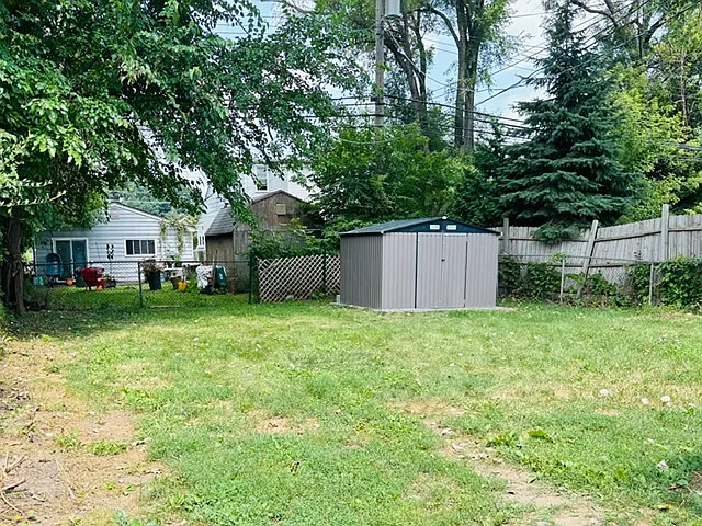779 Spencer St — Photo 14