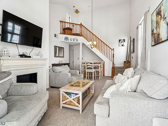 4th image of 1317 Paddington Rd