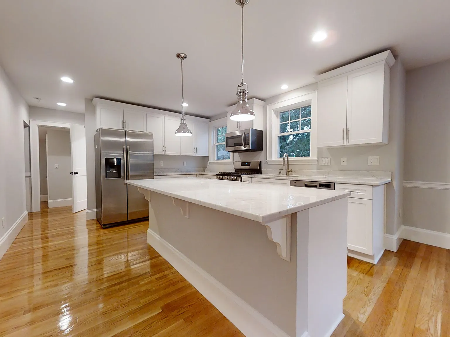 3 bed, 1.5 bath, 1456 sqft, $4,500 — Photo 2