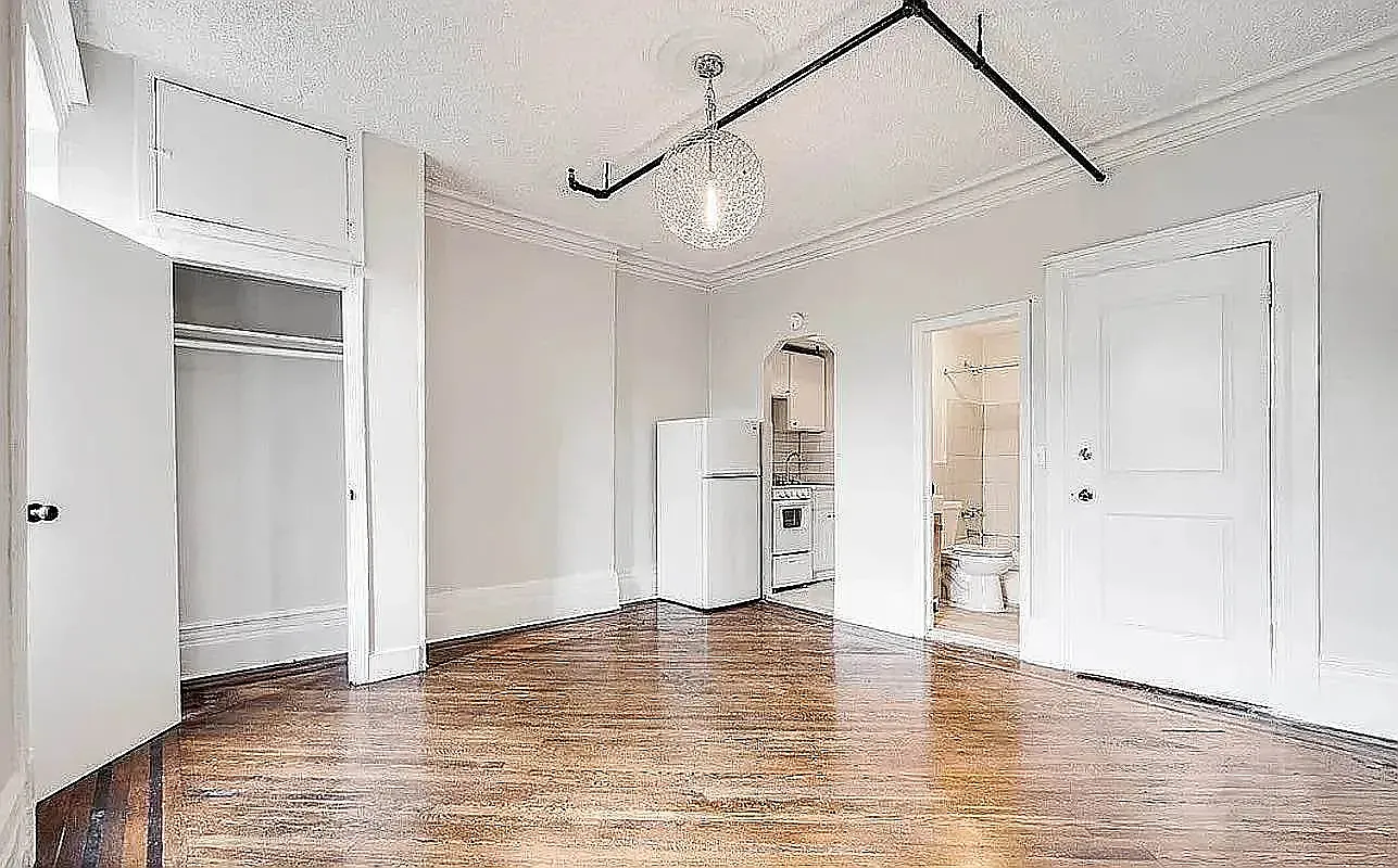 915 Sterling Place — Photo 1