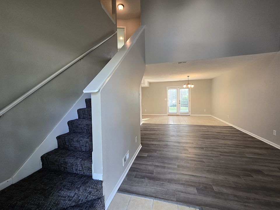 1st image of 768 Spring Cir