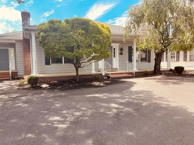 500 Manor House Ln — Photo 45
