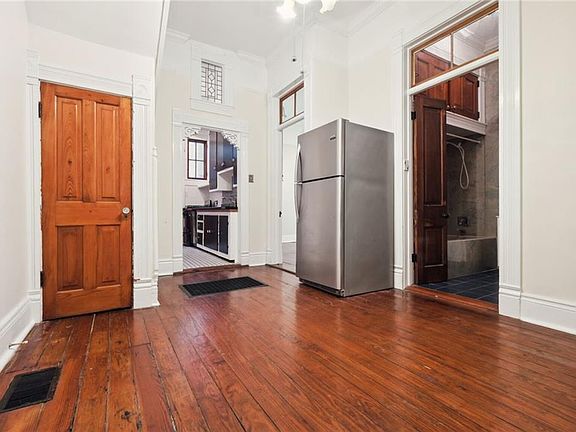 5th image of 519 Lowerline St