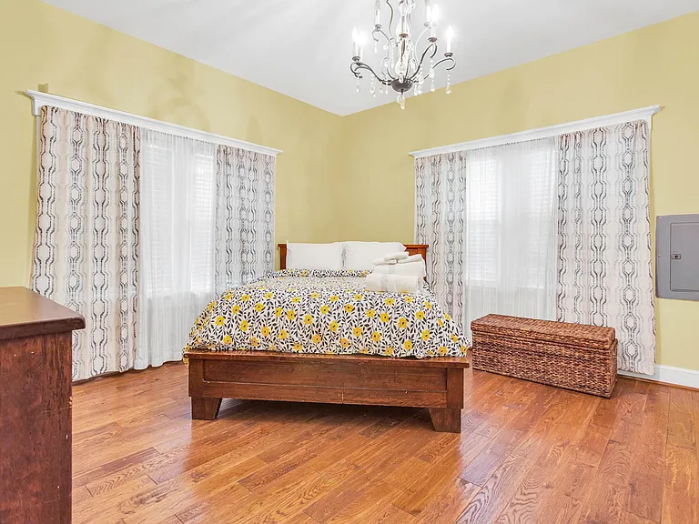 519 Rankin St NE — Photo 17