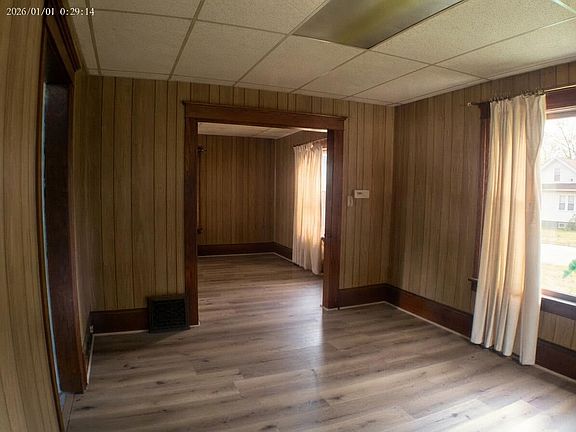 3rd image of 132 Wall St
