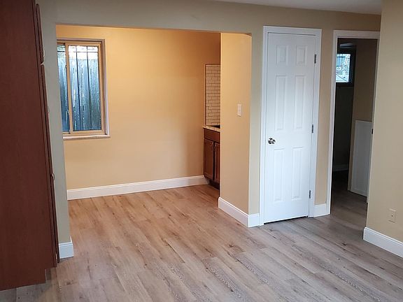 5th image of 1626 Clifton Ave #D