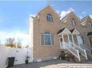 586 Seaview Ave, Staten Island, NY 10305