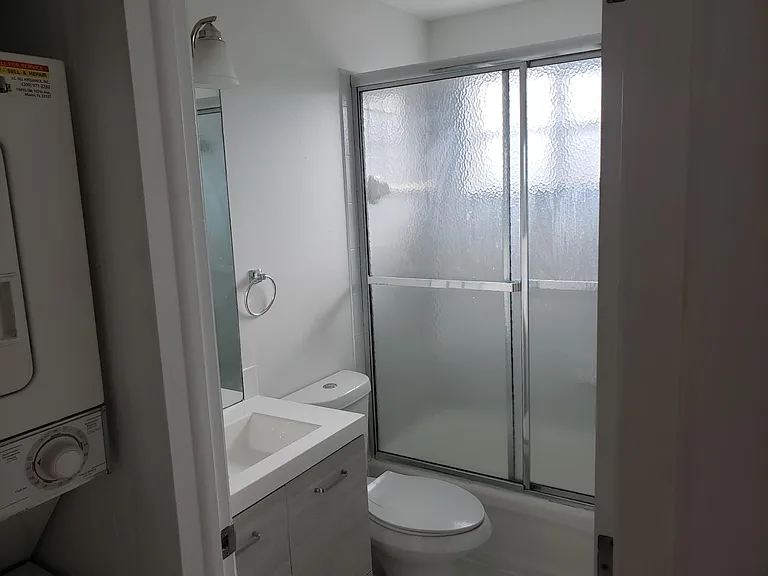 18616 SW 100th Ave — Photo 9