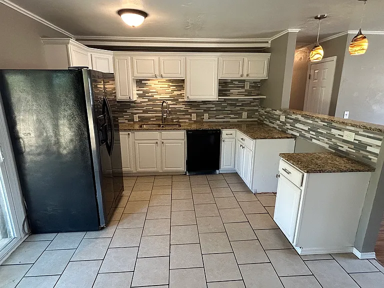 4115 E 28th Pl — Photo 6