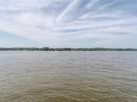 4th image of 74 Driftwood Ct