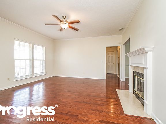 2nd image of 903 Thomastown Dr