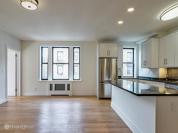 3rd image of 49 Pinehurst Ave #42