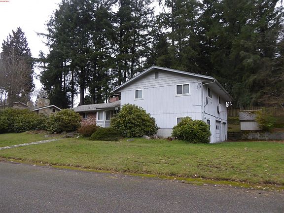 3rd image of 206 San Mar Dr NE