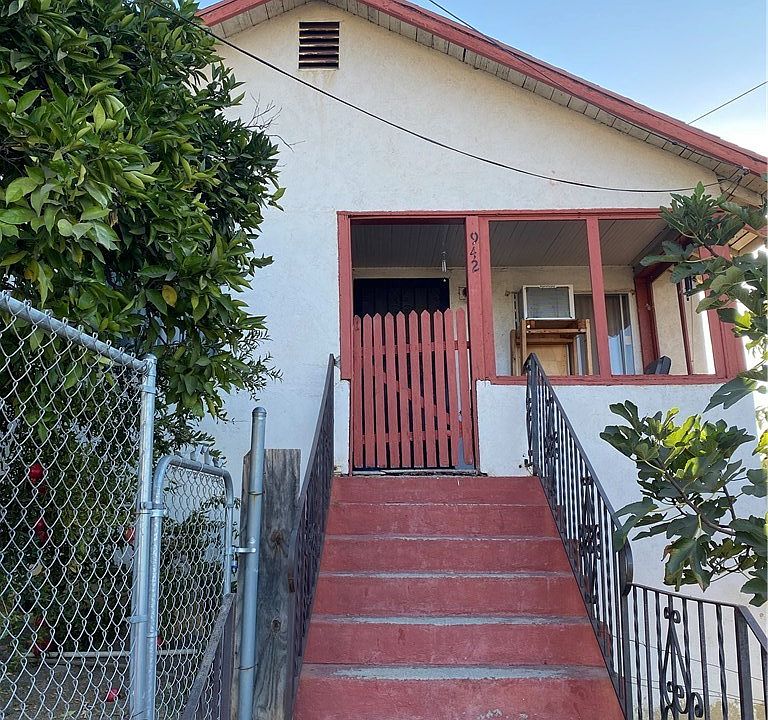 1st image of 942 N Rowan Ave