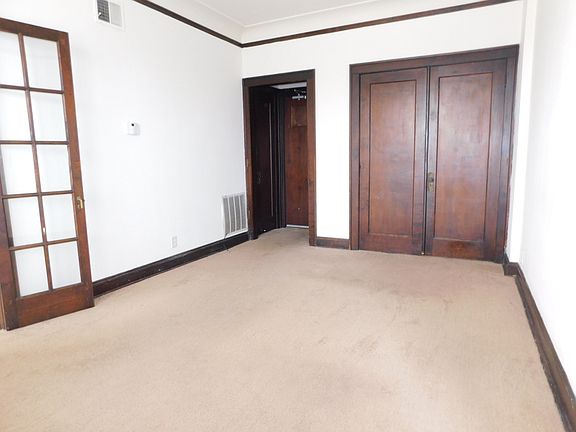2nd image of 1127 Central Ave #8A