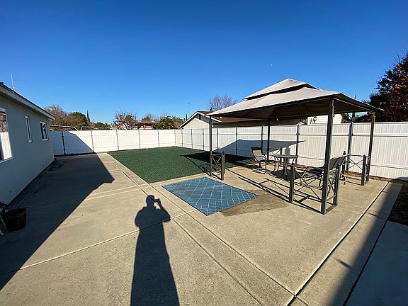 3rd image of 4907 Earlcort Cir
