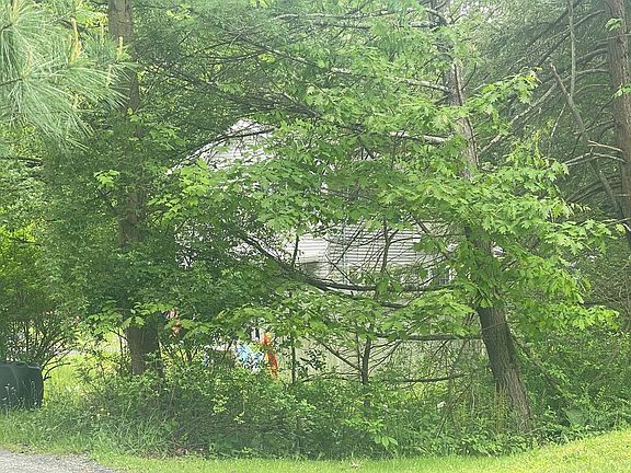 5th image of 1124 Creek Ln
