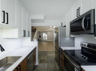 2400 N 15th St SW #18, Calgary, AB T2T5S3