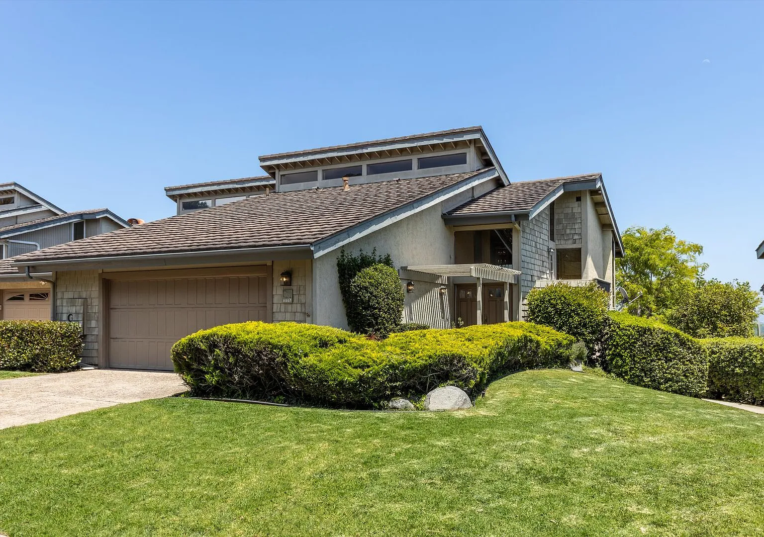 LJ Townhome with Mountain views — Photo 1