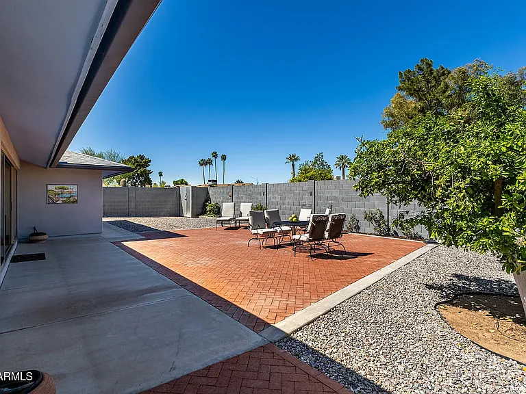 644 E La Jolla Dr — Photo 31