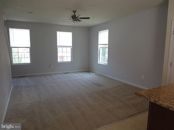 3rd image of 11727 Sunningdale Pl