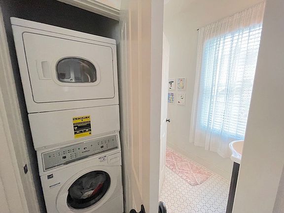 2nd image of 613 E Duffy Ln #B