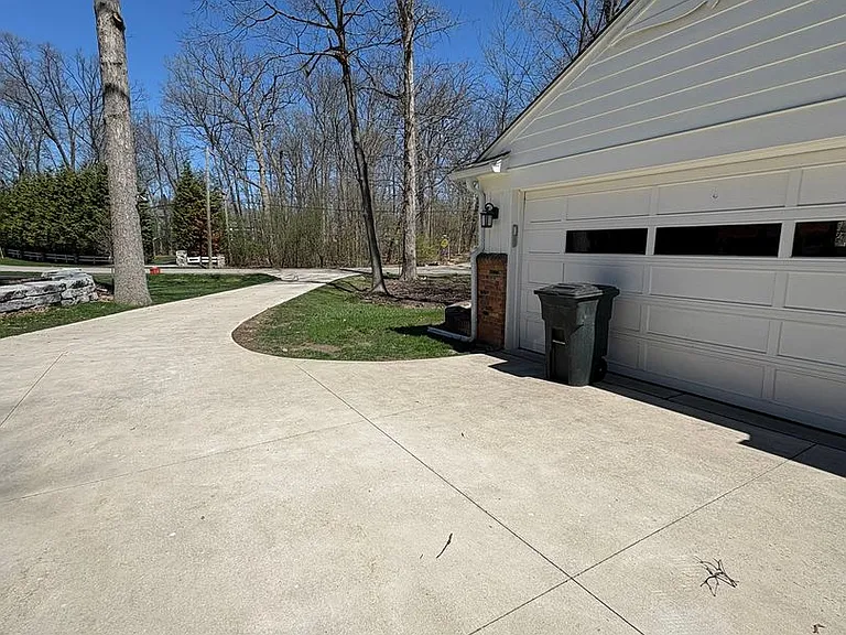 24975 Franklin Park Dr — Photo 25