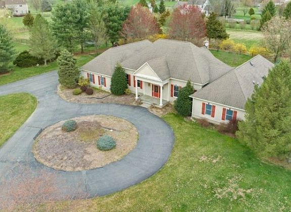 3rd image of 9 Lenape Springs Rd