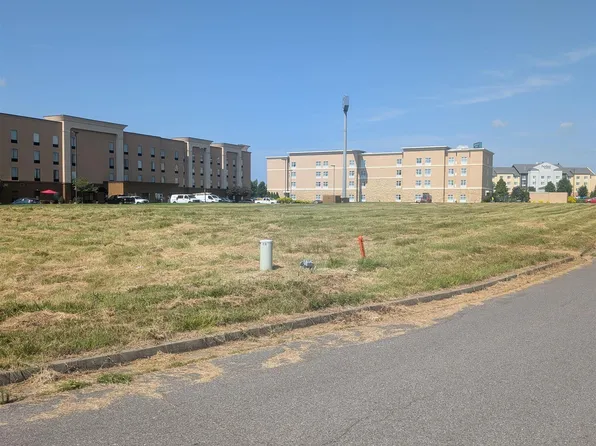 3985 Coleman Crossing Cir, Paducah, KY 42001