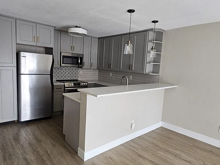 188 S Logan St #205 — Photo 10