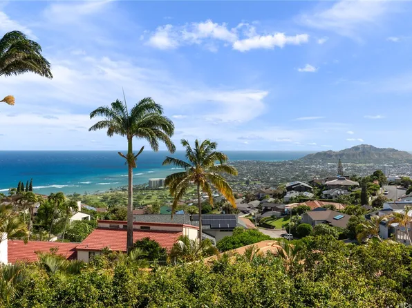 1875 Kihi St, Honolulu, HI 96821