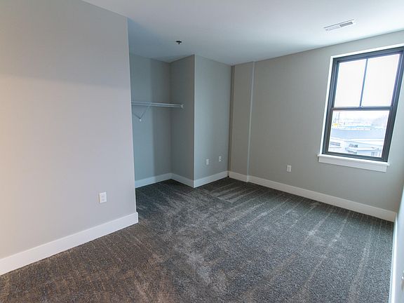5th image of 3424 Chicago Dr #305