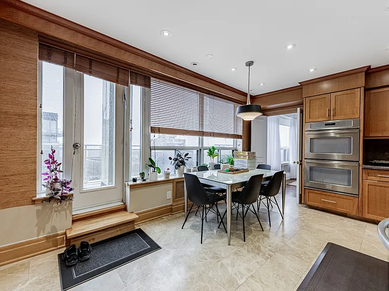 2500 Bathurst St — Photo 26