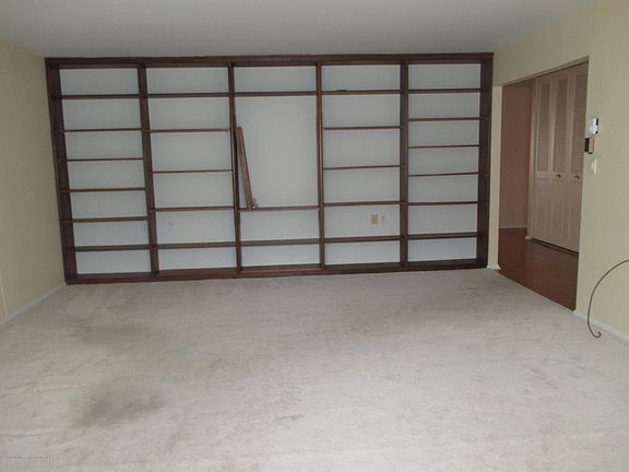 3rd image of 6B Buckingham Dr