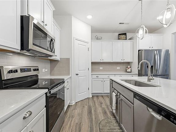 3rd image of 103 Oleo Ln