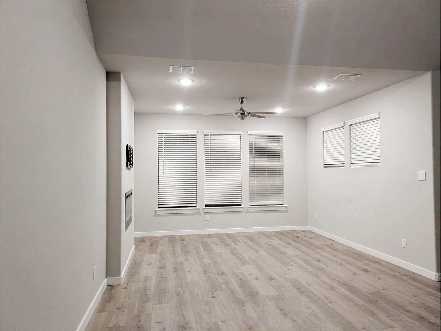 Spacious 5-Bedroom Home with Modern Finishes & Community Amenities — Photo 4