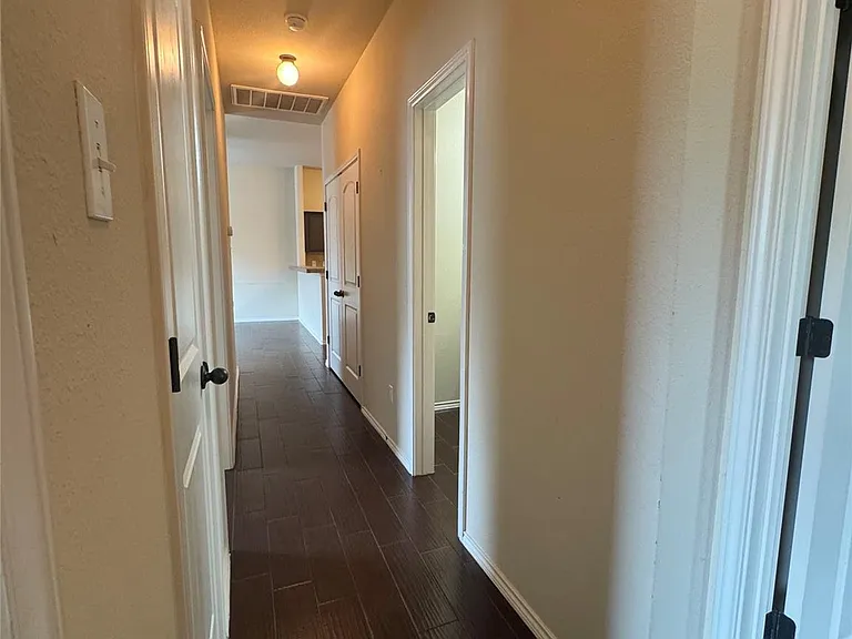 1112 Brendon Lee Ln — Photo 8