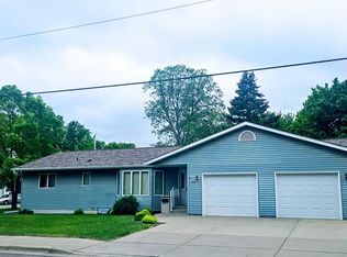 19 3rd Ave SW, Melrose, MN 56352