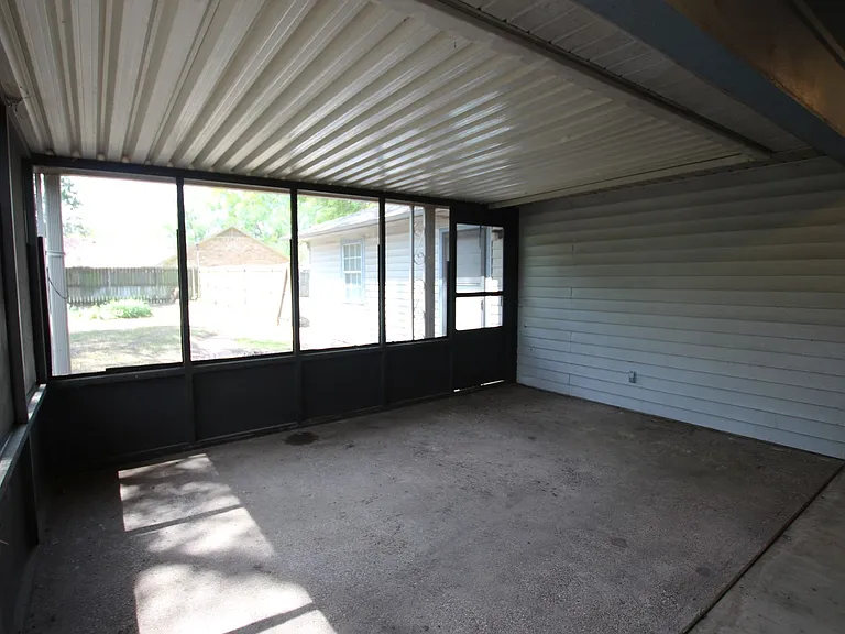 3211 S Donnybrook Ave — Photo 34