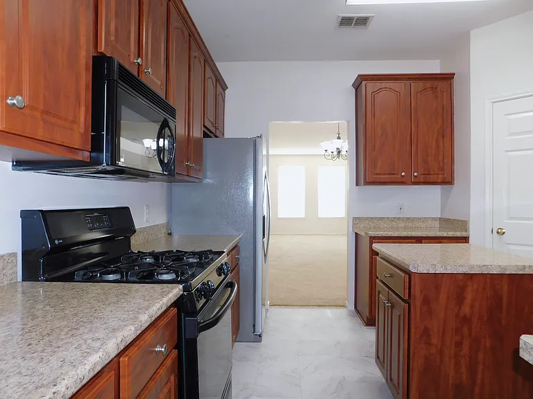 2701 Clark Dr — Photo 16