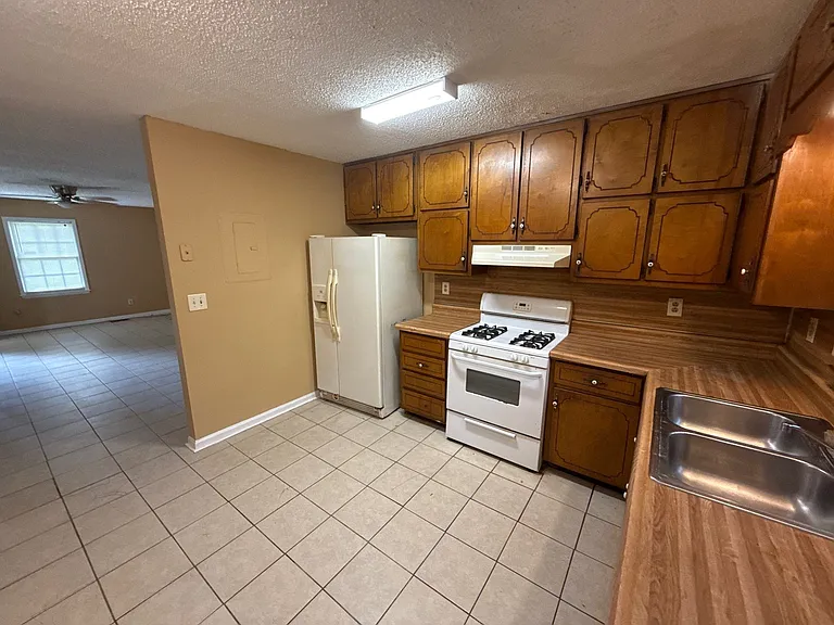111 Fairhaven Ct — Photo 7