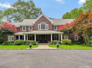 29 Fiddlers Green Dr, Lloyd Harbor, NY 11743