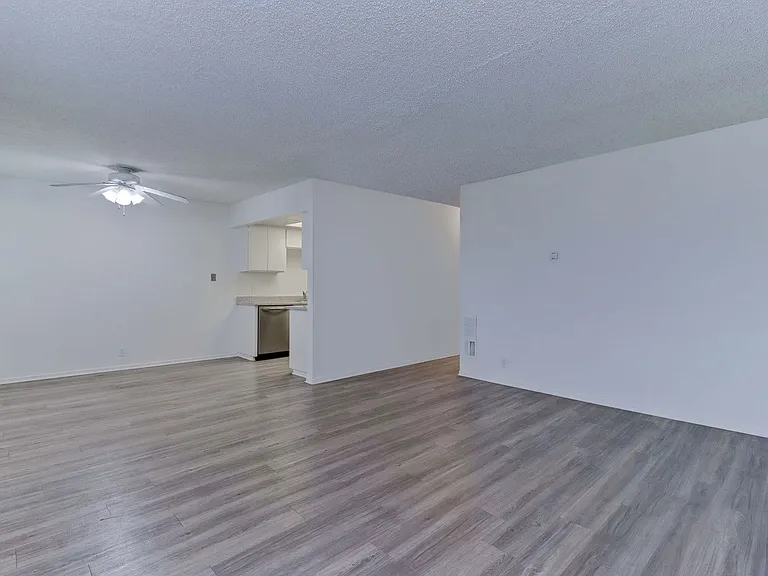 207 W Marquita #7 — Photo 7
